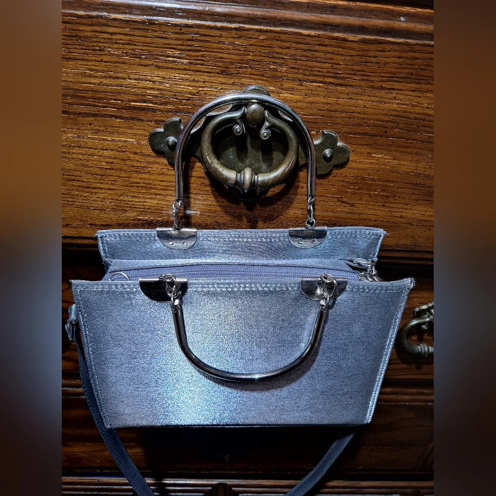 Sleek Silver  Bag with Metallic Finish